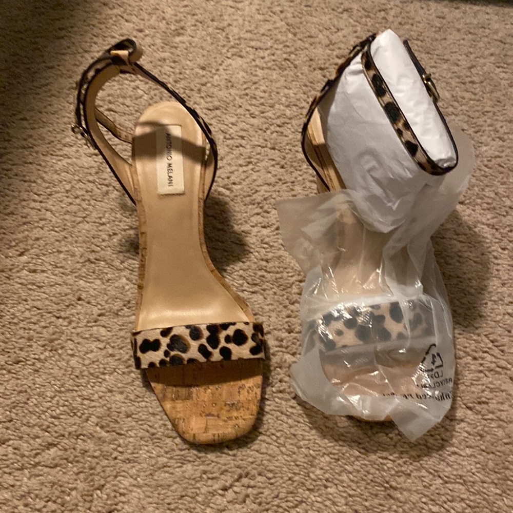NWT Antonio Melani Leopard Print wedges